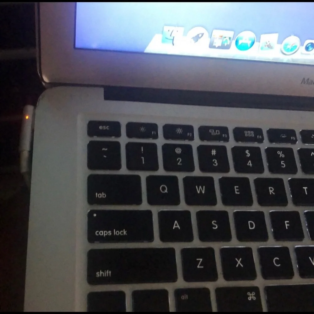 Apple MacBook
